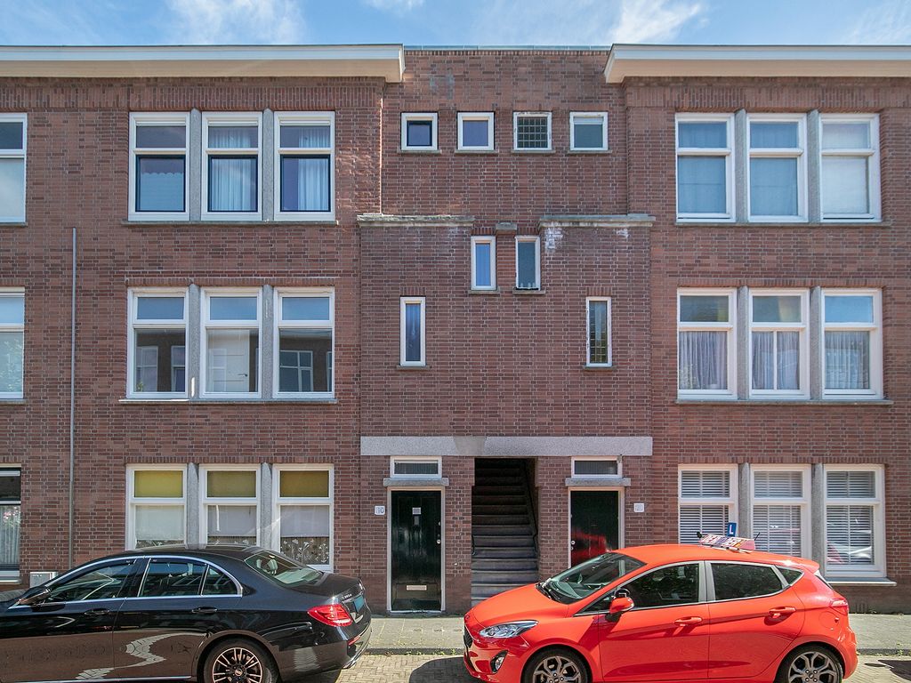 Rhododendronstraat 114, 's-Gravenhage
