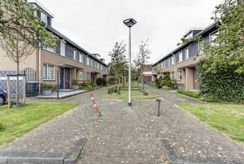 Oeverwal 13, HENDRIK-IDO-AMBACHT