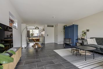 Oeverwal 13, HENDRIK-IDO-AMBACHT