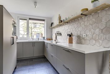 Oeverwal 13, HENDRIK-IDO-AMBACHT