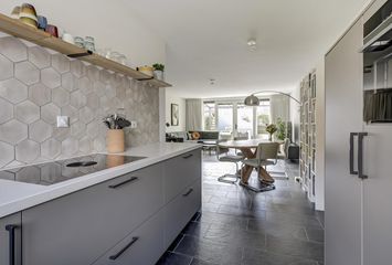 Oeverwal 13, HENDRIK-IDO-AMBACHT