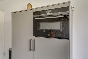 Oeverwal 13, HENDRIK-IDO-AMBACHT