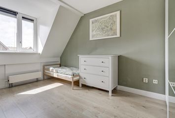 Oeverwal 13, HENDRIK-IDO-AMBACHT