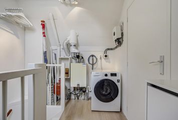 Oeverwal 13, HENDRIK-IDO-AMBACHT
