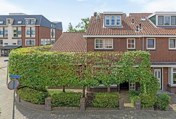 Oranjestraat 32, HENDRIK-IDO-AMBACHT