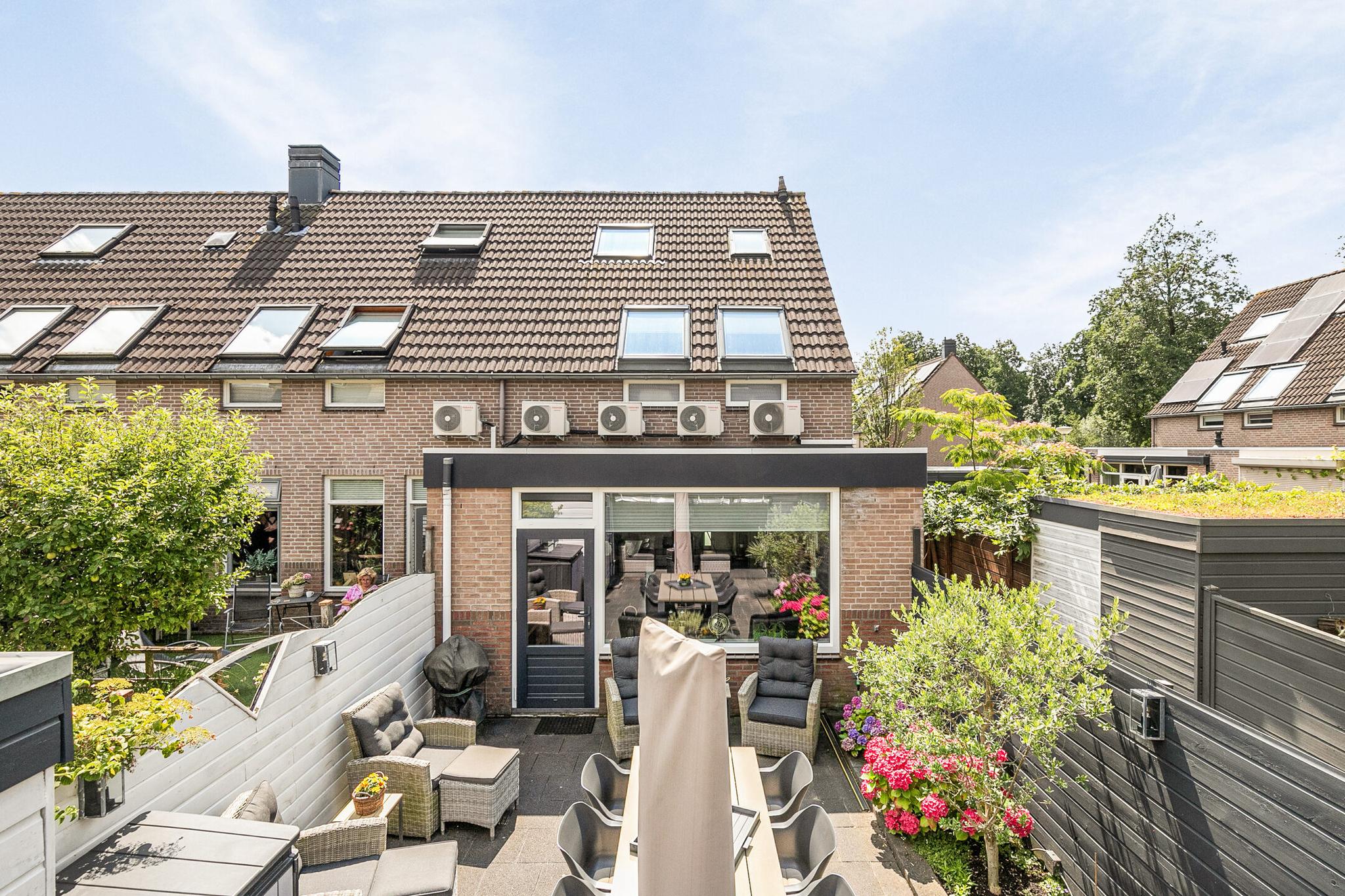 Maria van Osstraat 25