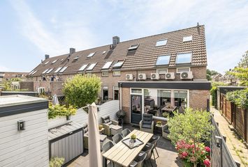 Maria van Osstraat 25, HENDRIK-IDO-AMBACHT