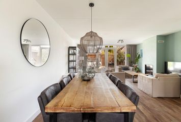 Zalm 11, HENDRIK-IDO-AMBACHT