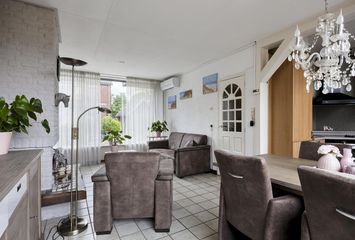 Warmoeziershof 52, HENDRIK-IDO-AMBACHT
