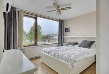Warmoeziershof 52, HENDRIK-IDO-AMBACHT