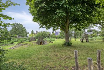 Warmoeziershof 52, HENDRIK-IDO-AMBACHT