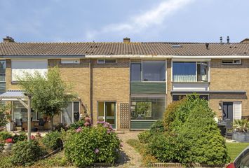 Troelstrastraat 16, ALBLASSERDAM
