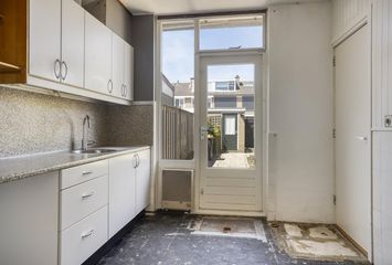 Troelstrastraat 16, ALBLASSERDAM