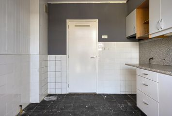 Troelstrastraat 16, ALBLASSERDAM