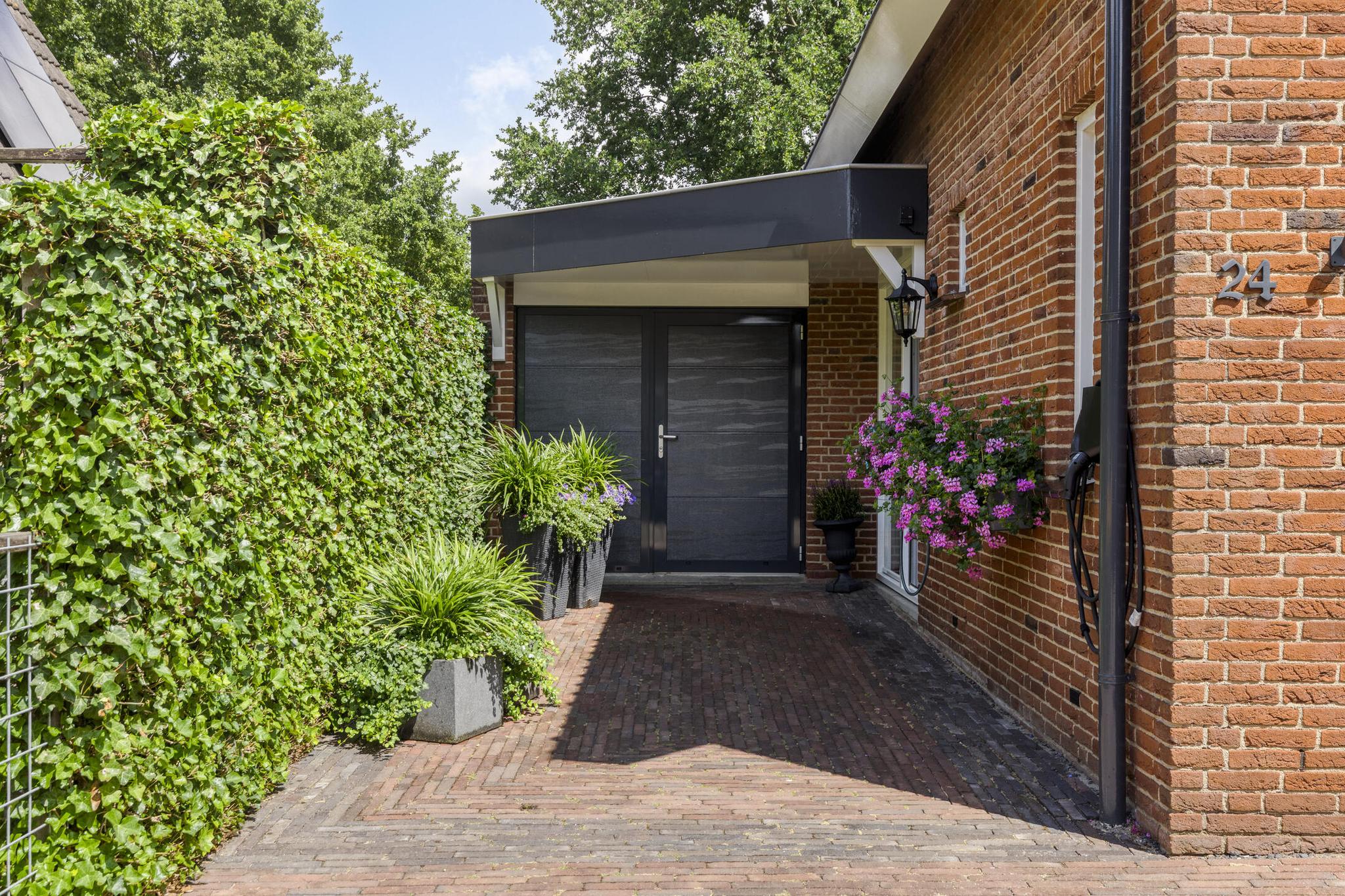 Ferdinand Bolstraat 24