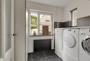 Ferdinand Bolstraat 24, HENDRIK-IDO-AMBACHT