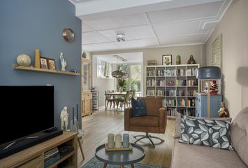 Oranjestraat 8, HENDRIK-IDO-AMBACHT