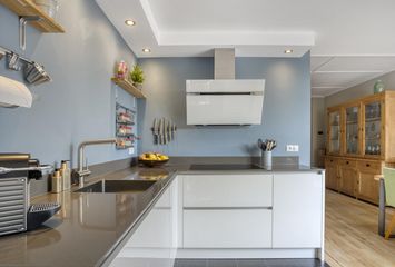 Oranjestraat 8, HENDRIK-IDO-AMBACHT