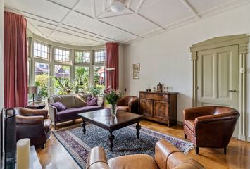 Burgemeester de Bruinelaan 18, ZWIJNDRECHT