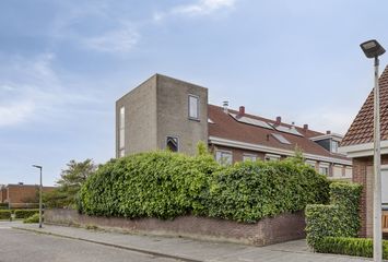 Agnes Bartoutslaan 84, HENDRIK-IDO-AMBACHT