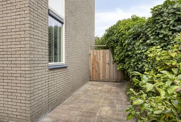 Agnes Bartoutslaan 84, HENDRIK-IDO-AMBACHT