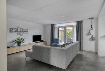 Agnes Bartoutslaan 84, HENDRIK-IDO-AMBACHT