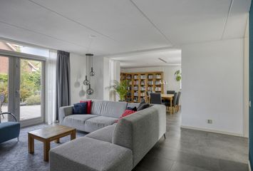 Agnes Bartoutslaan 84, HENDRIK-IDO-AMBACHT