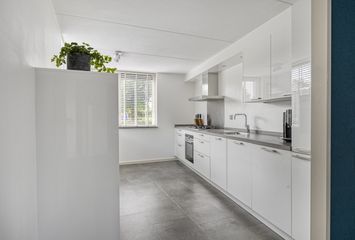 Agnes Bartoutslaan 84, HENDRIK-IDO-AMBACHT