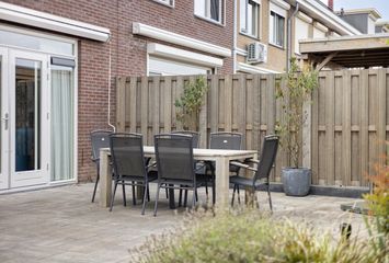 Agnes Bartoutslaan 84, HENDRIK-IDO-AMBACHT