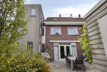 Agnes Bartoutslaan 84, HENDRIK-IDO-AMBACHT