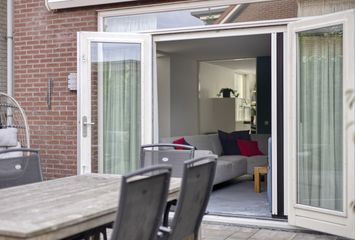Agnes Bartoutslaan 84, HENDRIK-IDO-AMBACHT