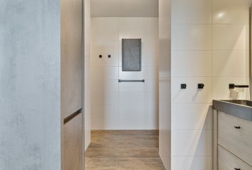 Euryzakade 204, ZWIJNDRECHT