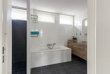 Hoogveen 86, HENDRIK-IDO-AMBACHT