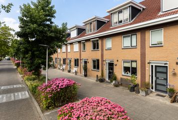 Agnes Bartoutslaan 66, HENDRIK-IDO-AMBACHT