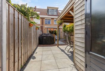 Agnes Bartoutslaan 66, HENDRIK-IDO-AMBACHT