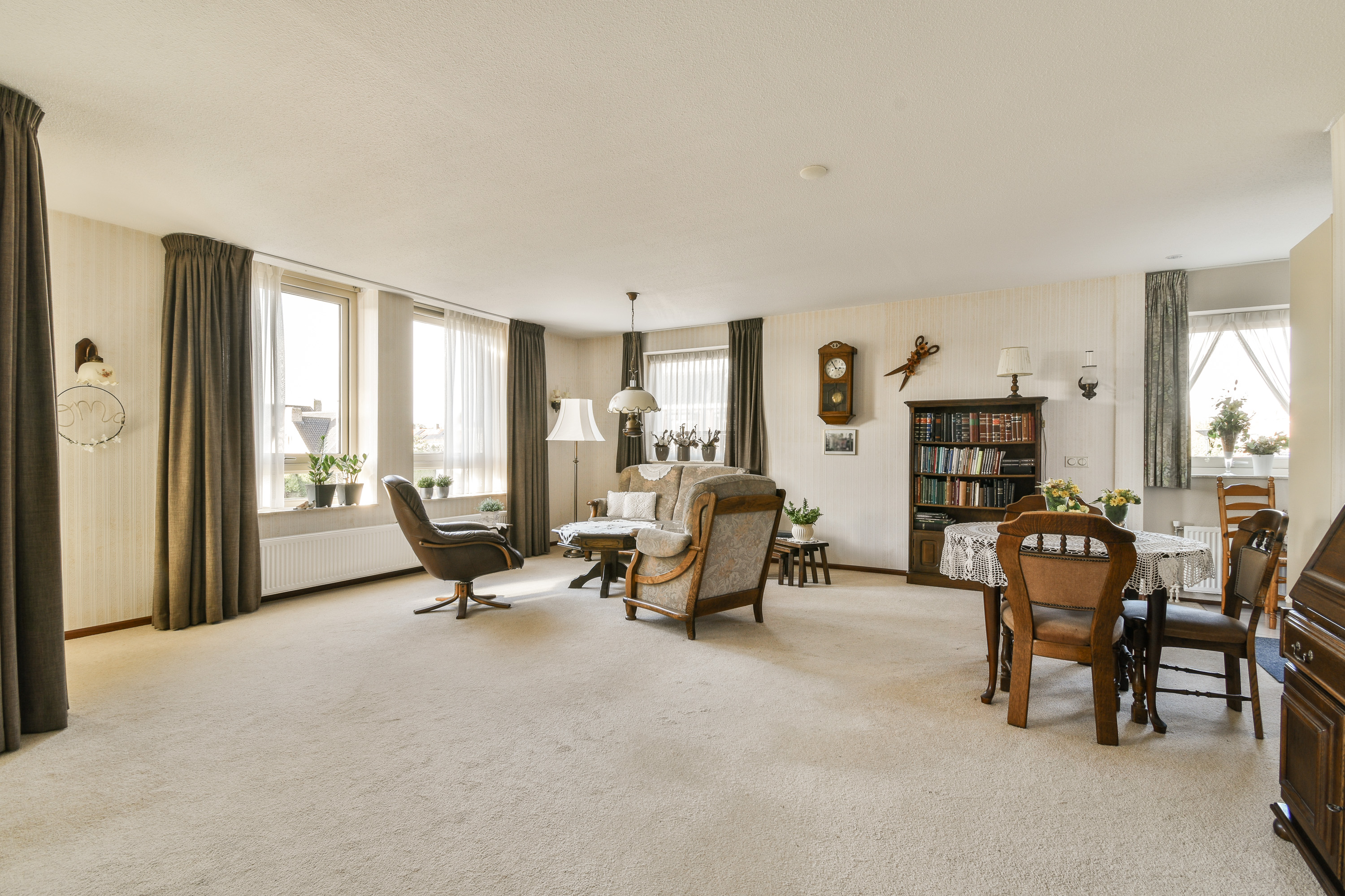 Oude Raadhuisplein 18