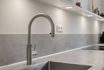 Warmoeziershof 65, HENDRIK-IDO-AMBACHT