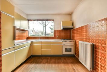 Assumburg 12, ZWIJNDRECHT