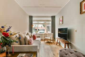 Oranjestraat 8, HENDRIK-IDO-AMBACHT