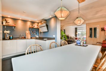 Oranjestraat 8, HENDRIK-IDO-AMBACHT