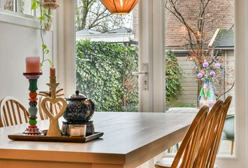 Oranjestraat 8, HENDRIK-IDO-AMBACHT