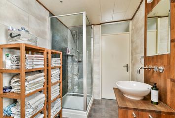 De Hil 2, HENDRIK-IDO-AMBACHT