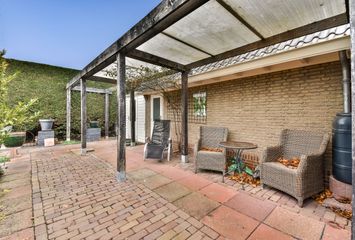 Julianasingel 6, HENDRIK-IDO-AMBACHT