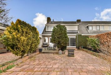 Julianasingel 6, HENDRIK-IDO-AMBACHT