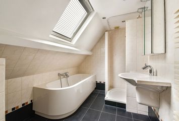 Julianasingel 6, HENDRIK-IDO-AMBACHT