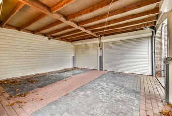 Julianasingel 6, HENDRIK-IDO-AMBACHT