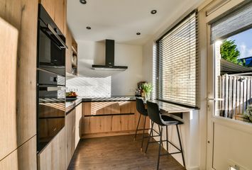 Pompe van Meerdervoortsingel 9, HENDRIK-IDO-AMBACHT