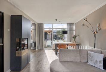 Warmoeziershof 36, HENDRIK-IDO-AMBACHT