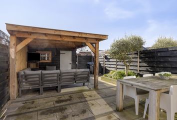 Warmoeziershof 36, HENDRIK-IDO-AMBACHT