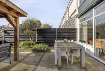 Warmoeziershof 36, HENDRIK-IDO-AMBACHT